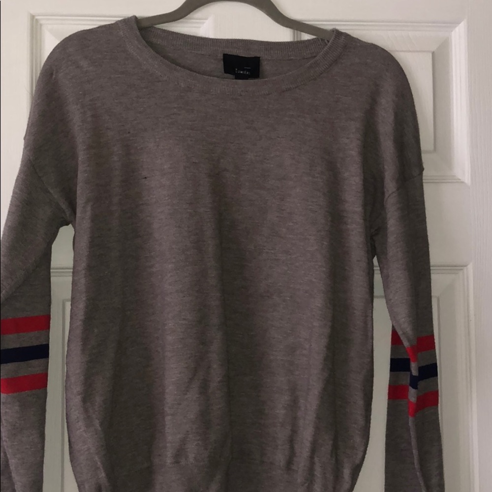 Grey soft sweater with side stripes